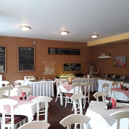 Svatý Jan pod Skalou Hotel Obecna Skola מראה חיצוני תמונה